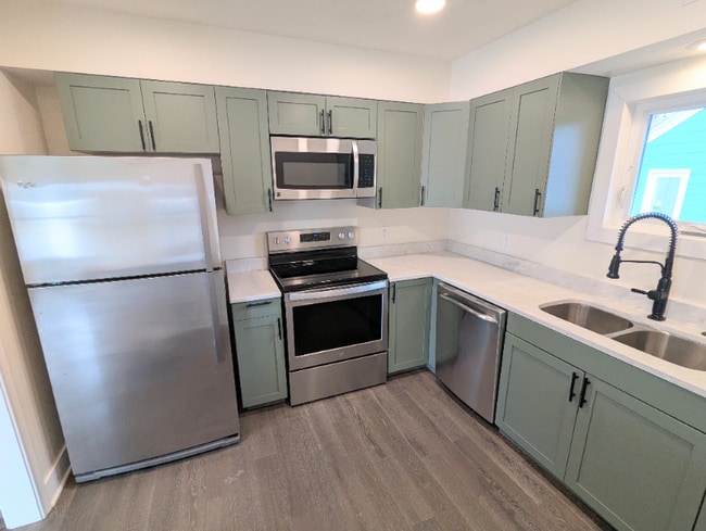 Foto del edificio - 4248 Regent Ave N