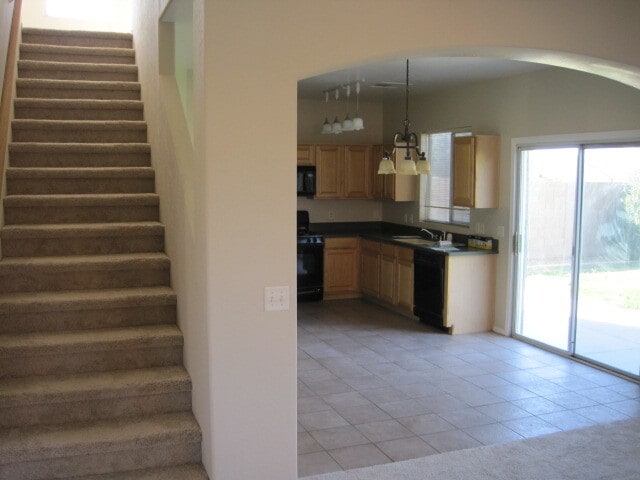 Building Photo - 2946 S Del Rancho Cir