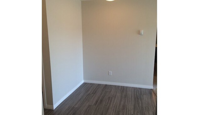 Photo du bâtiment - 10521-184 84 Ave