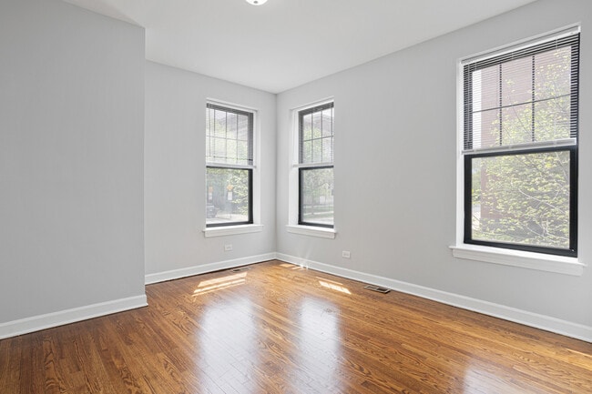 Building Photo - 7700 N Marshfield Ave