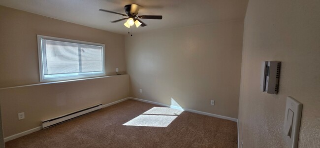 Foto del edificio - 4931 Green River St