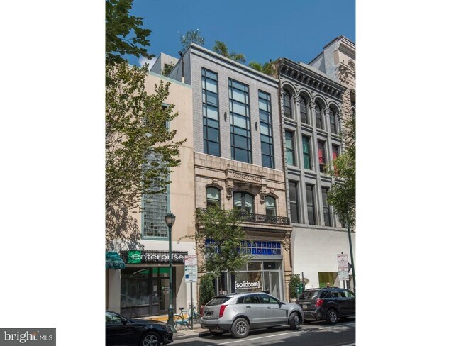 Building Photo - 725 Chestnut St