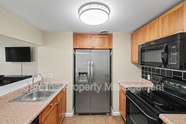 Foto del edificio - 244 S Cedar St