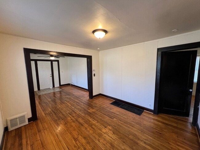 Foto del edificio - 2-Bedroom Home with Open Living and Dining Space!