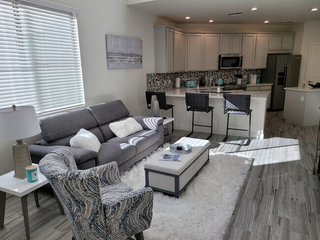 LR/Counter - 2511 W Queen Creek Rd