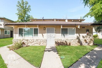 Building Photo - 905 Carro Dr