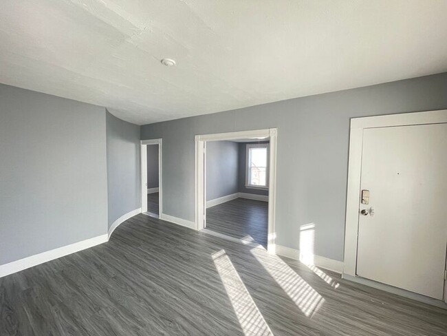 Building Photo - 301 Amory St