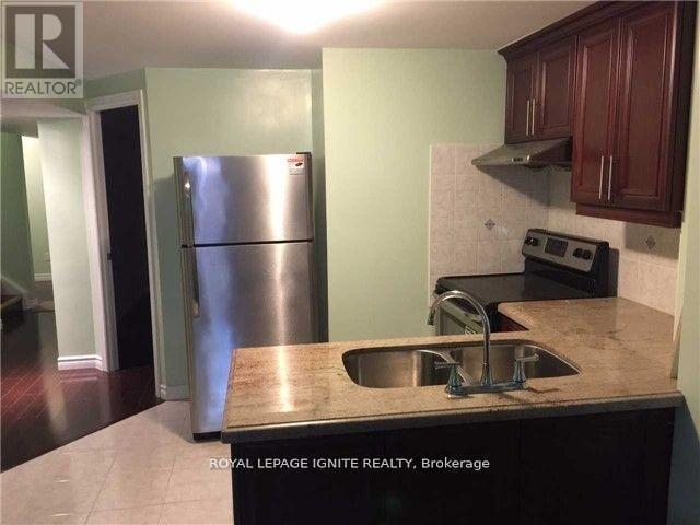 Photo du bâtiment - 99 Doubtfire Crescent