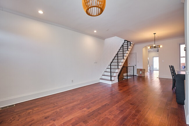 Building Photo - 727 13th St NE