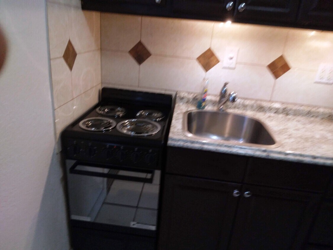 Foto principal - 697 NE 36th St