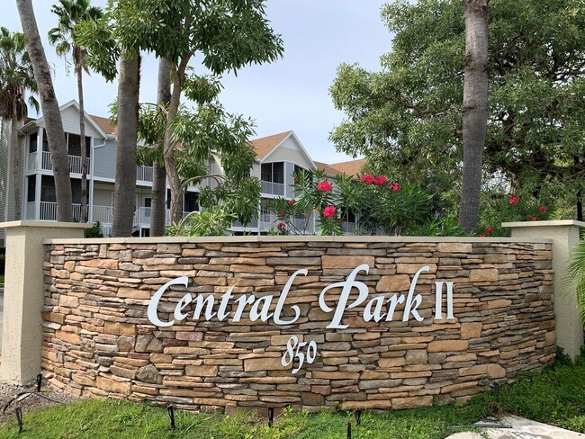 Foto del edificio - Central Park II Condos -  Downtown Sarasota Annual Rental 1-Bedroom 1-Bath $1595