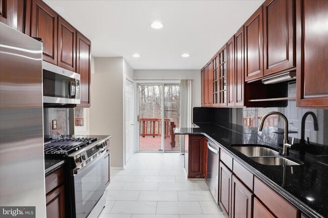 Foto del edificio - 14518 Creek Branch Ct