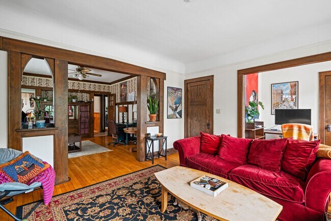 Building Photo - 3015 N Murray Ave