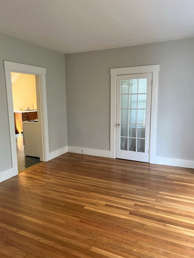 Spacious bedroom with ample closet space - 85 Rice St