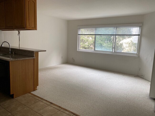 Living Room - 1634 Oxford St