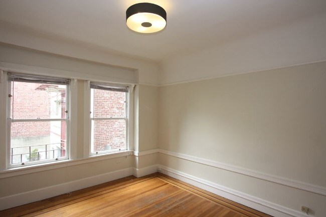 Building Photo - Quiet bright Studio in Lower Nob Hill