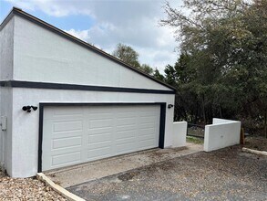 Building Photo - 428 Seawind St