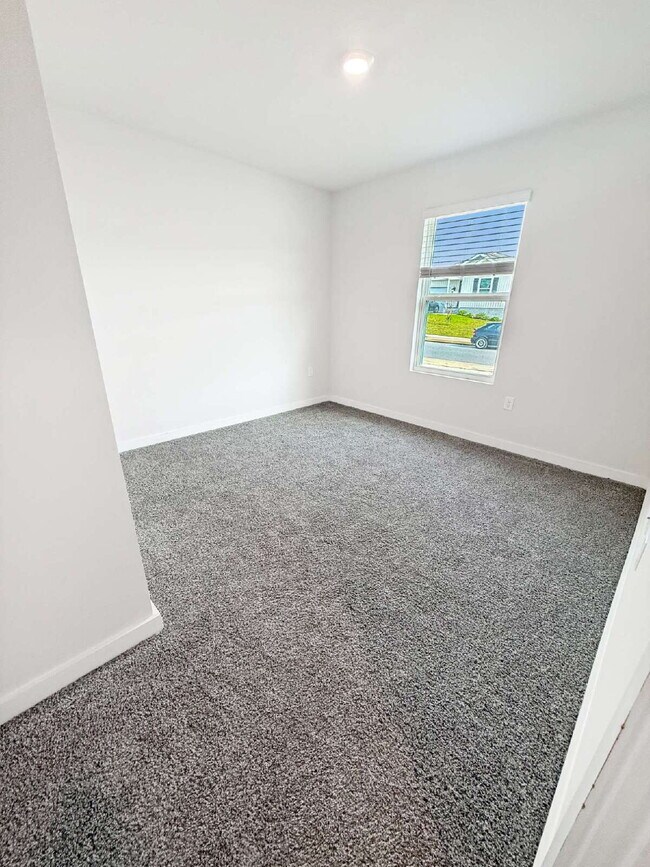 Foto del edificio - Spacious Cantonment Retreat with Modern Comfort & Convenient Location