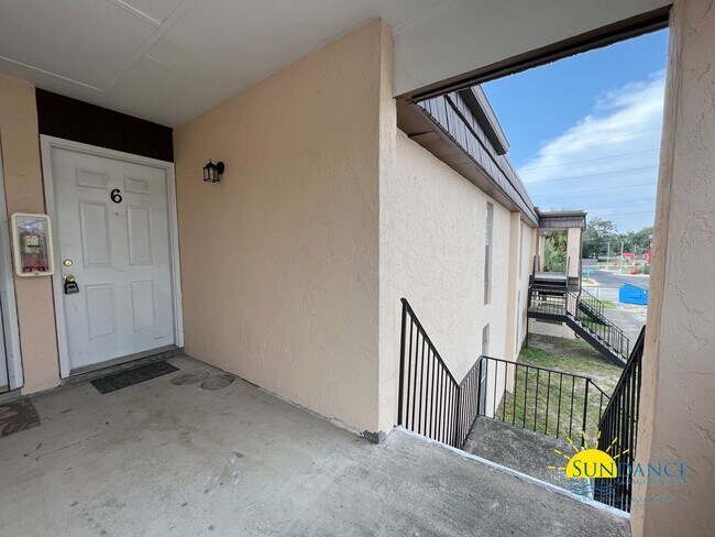 Foto del edificio - 408 Marshall Ct