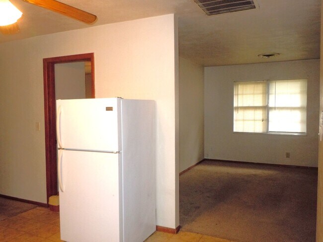 Foto del edificio - 831 Strong