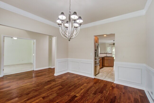 Foto del edificio - 5421 Red Tip Ln