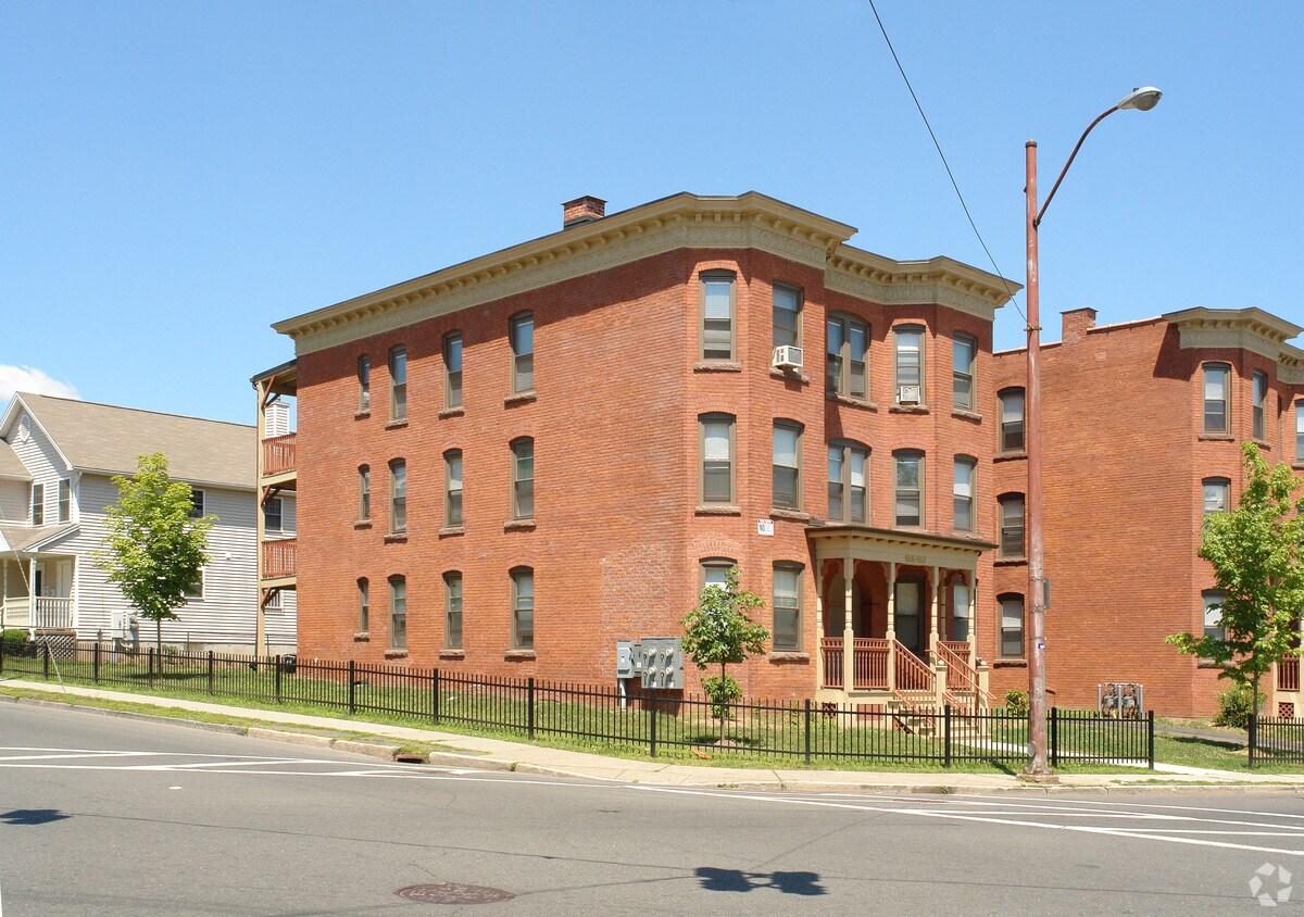 555557 Zion St, Hartford, CT 06106 Apartments in Hartford, CT