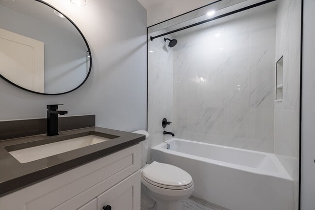 Foto del edificio - 663 Columbia Rd