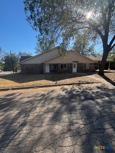 Foto principal - 518 N 8th St