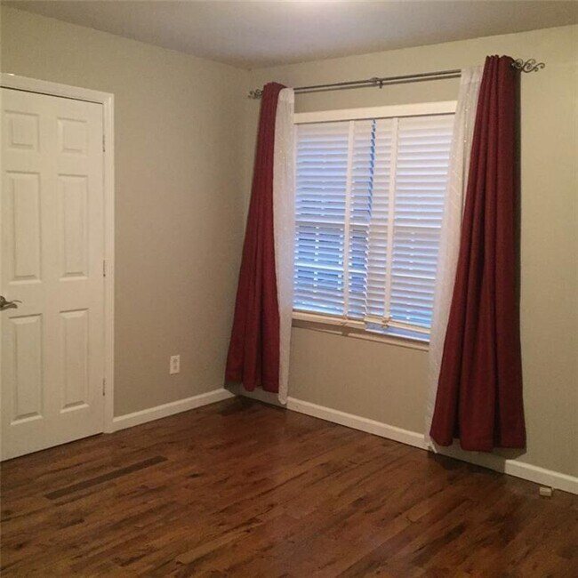 Building Photo - 7070 Derby Ct