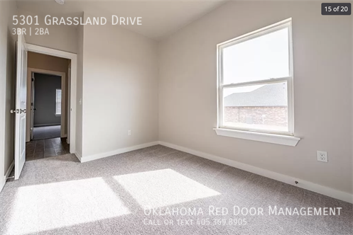 Foto del edificio - 5301 Grassland Dr