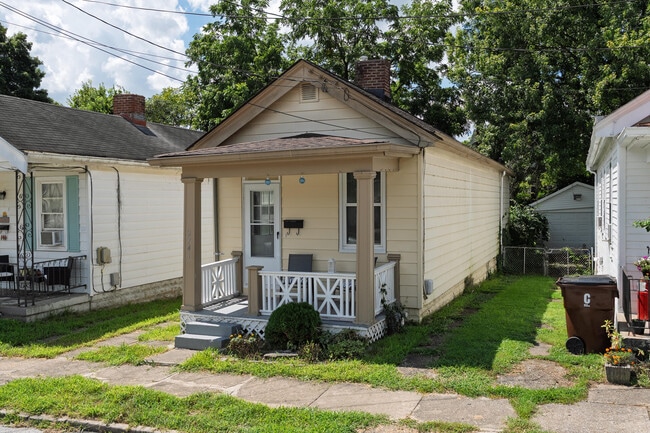 Building Photo - 2741 Dakota Ave
