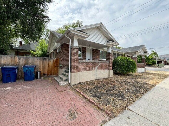 Building Photo - 602-604 S Park St DUPLEX