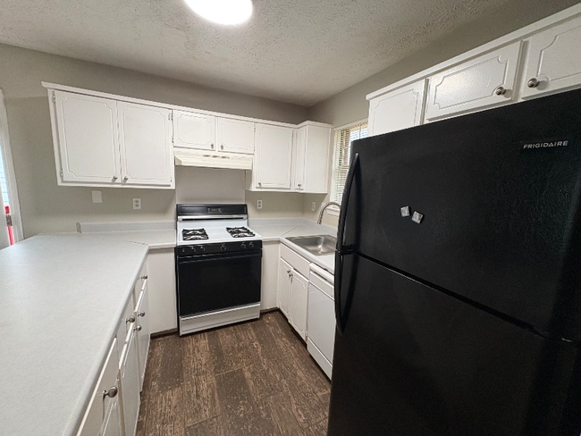 Building Photo - 2031 Sitser Ln