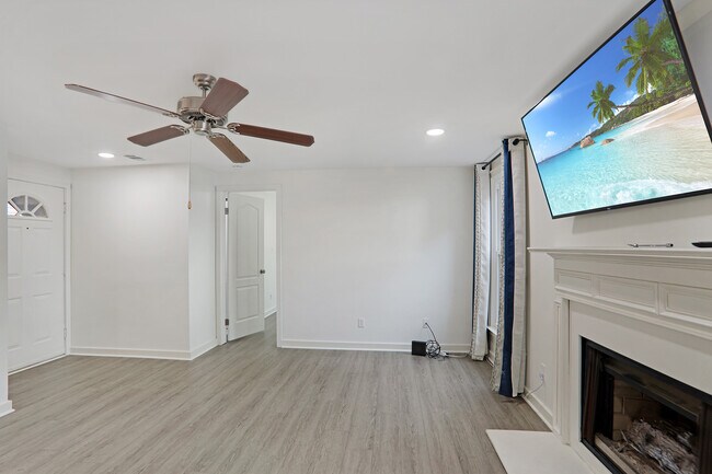 Building Photo - 1379 Keys Lake Dr NE