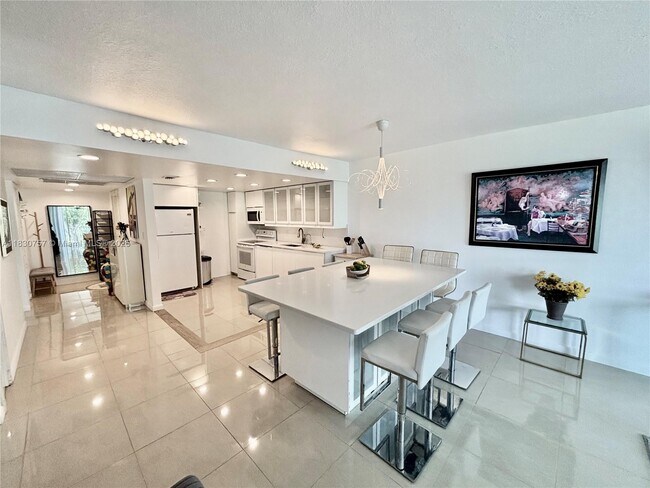 Foto del edificio - 3051 S Palm Aire Dr