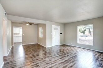 Building Photo - 2127 N Mountain View Ave