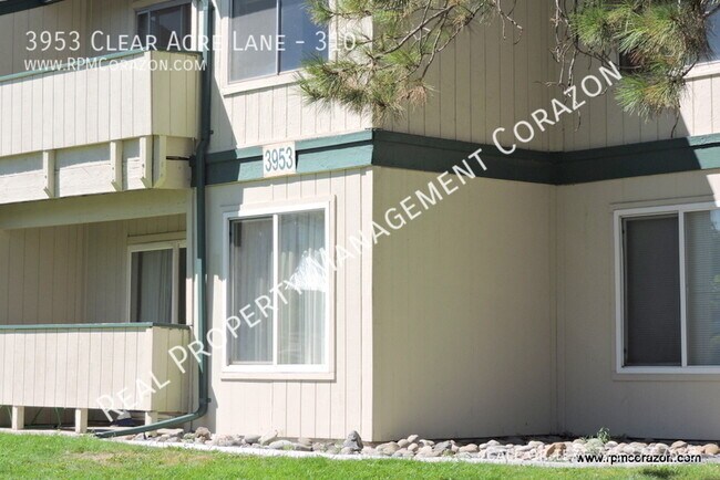 Foto del edificio - Upstairs one bedroom, one bathroom unit lo...