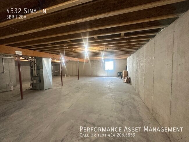 Building Photo - 4532 Sina Ln