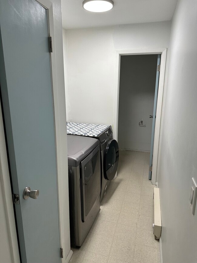 Building Photo - 108 S 22nd St