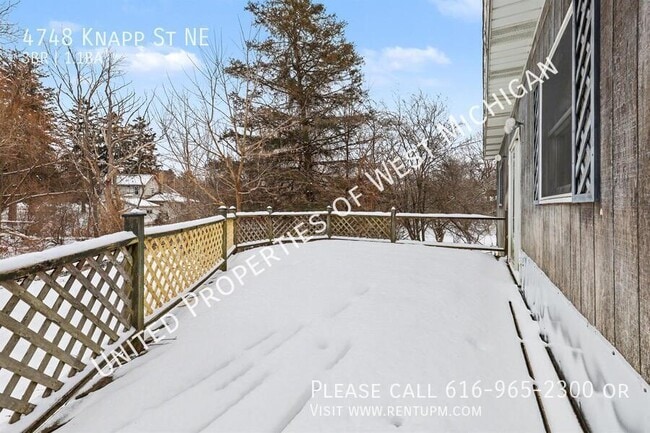 Building Photo - 4748 Knapp St NE