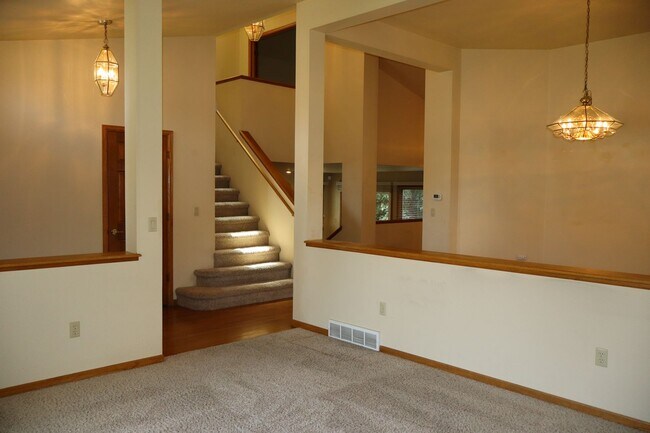 Foto del edificio - Room to Grow – 4 Bedrooms + Finished Basement