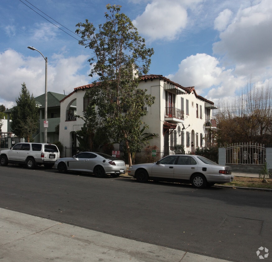 Primary Photo - 1172 N Westmoreland Ave
