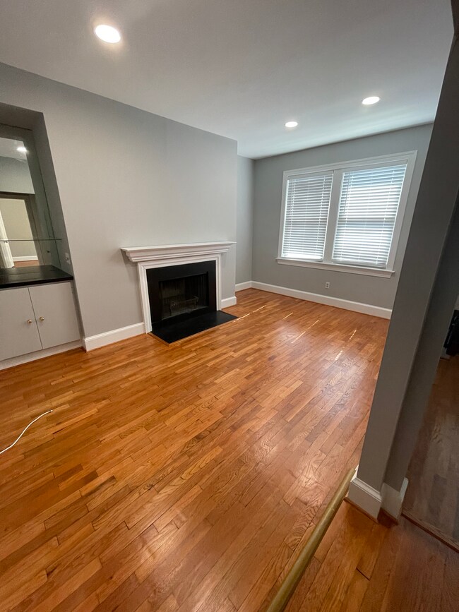Living Room - 18 9th St NE