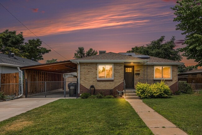 Foto del edificio - Newly Remodeled 4Bed/2Bath Denver Home