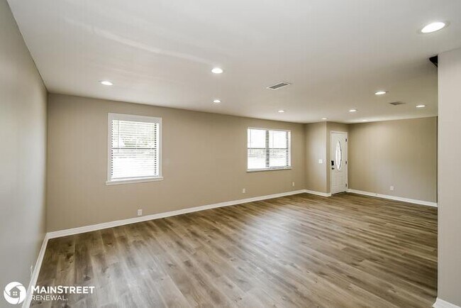 Building Photo - 5534 ENCHANTED DR #4, JACKSONVILLE, FL 32244