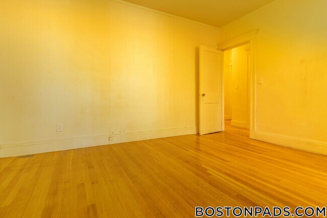 Building Photo - 1634 Commonwealth Ave