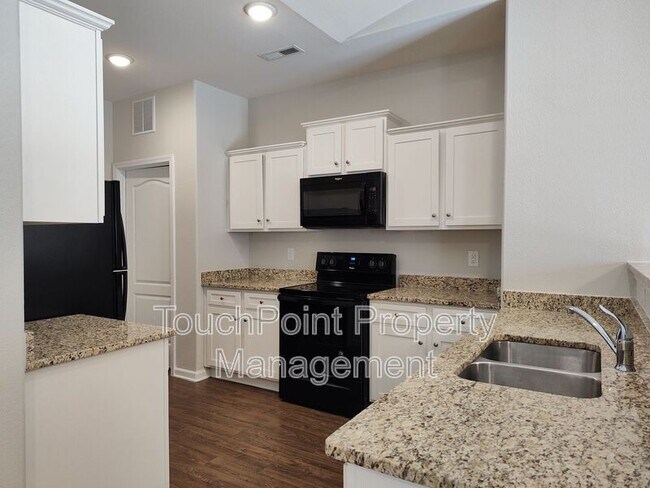 Foto del edificio - 9623 Weikert Rd