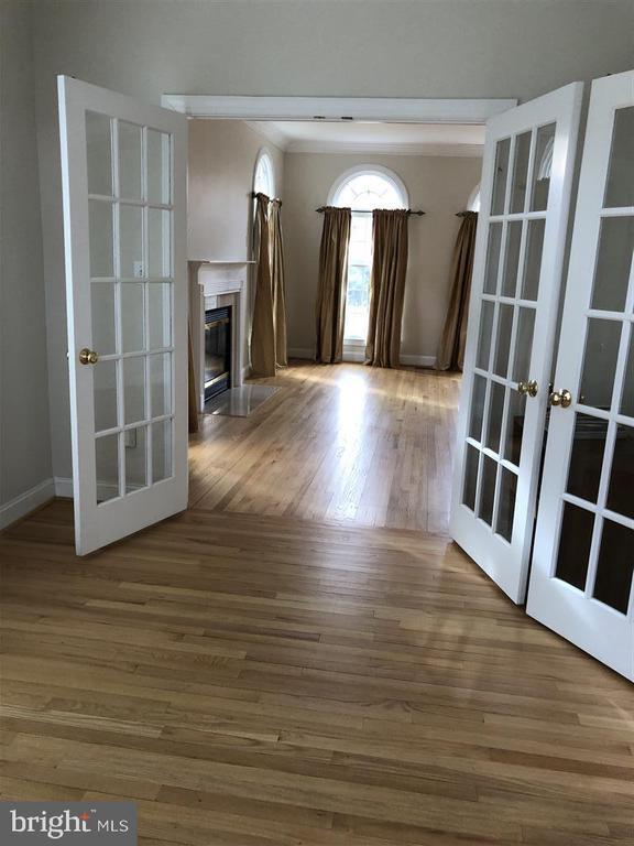 Foto del edificio - 7609 Arnet Ln
