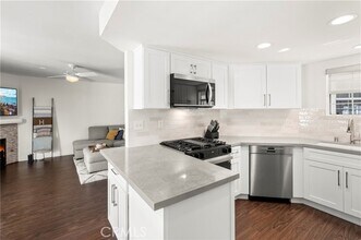 Building Photo - 2542 Back Bay Loop