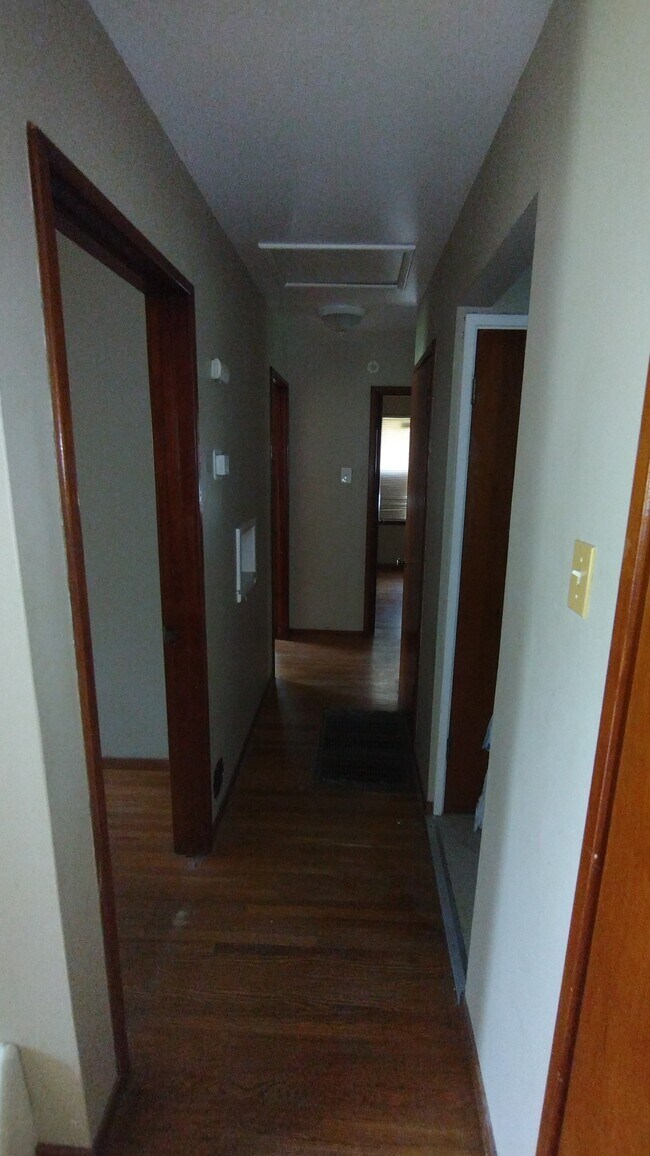 Foto del edificio - 344 Cameron Rd